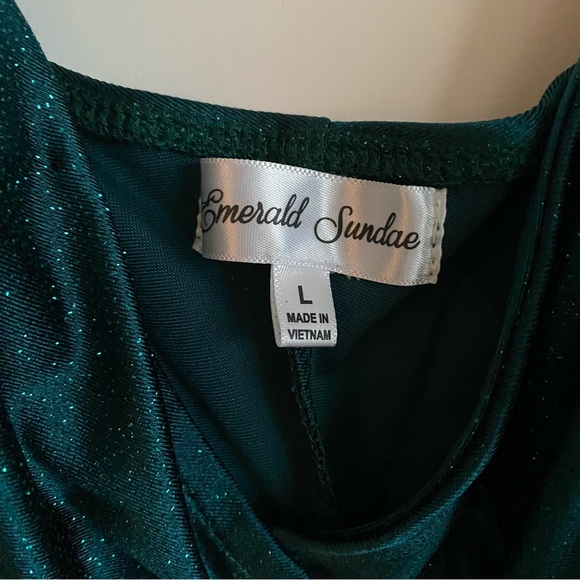 Sparkly Emerald Green Prom Foot Length Dress, Size Large - Picture 5 of 8